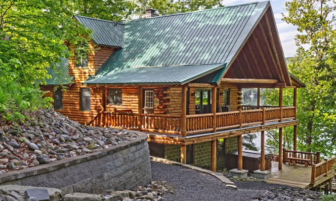 Skaneateles Cabina | Cabaña de lujo en el bosque en el lago Skaneateles