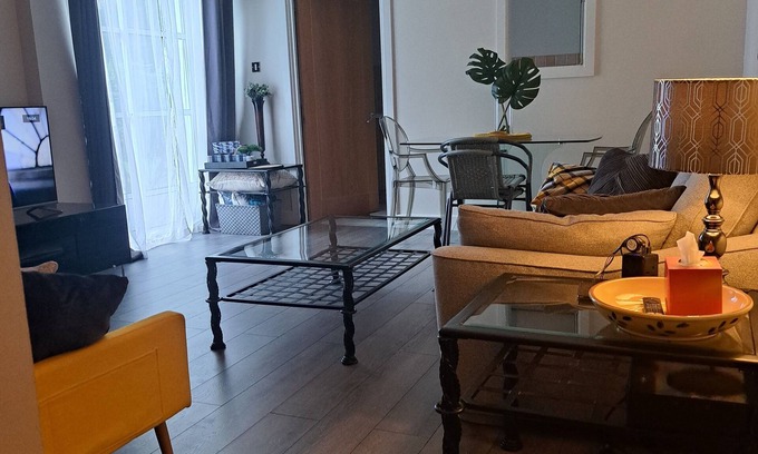 Royal Docks Apartamento | Luxury London Riverside Apartment within 3 minute walk of DLR transport network