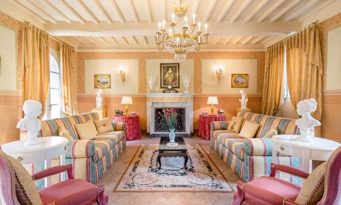 Vorno Apartamento | Luxury Lucca villa Su