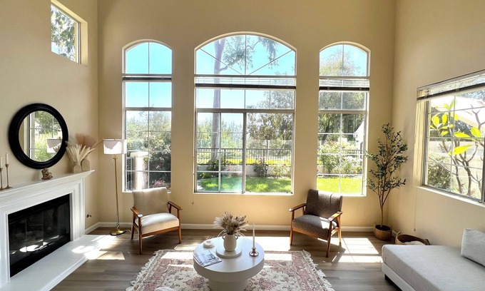 Rancho Santa Margarita Casa | Luxury Master Bedroom Mountain Retreat in Suburbs of Orange County!