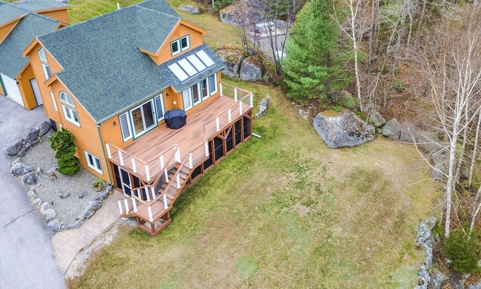 Lucerne-in-Maine Cabina | Luxury Maine Timber Frame w/Lake Views & Access