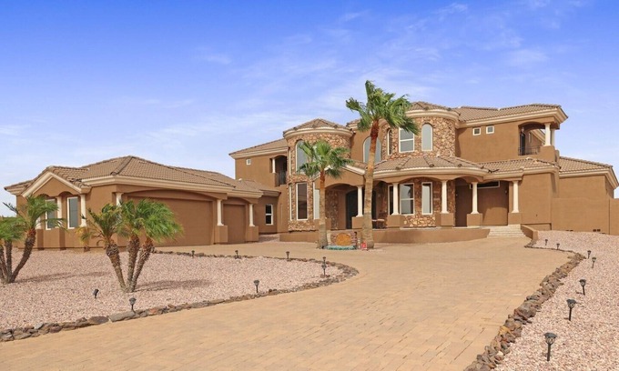 Litchfield Park Casa | Luxury Mansion with 4 private balconies! Amazing inside and outside!