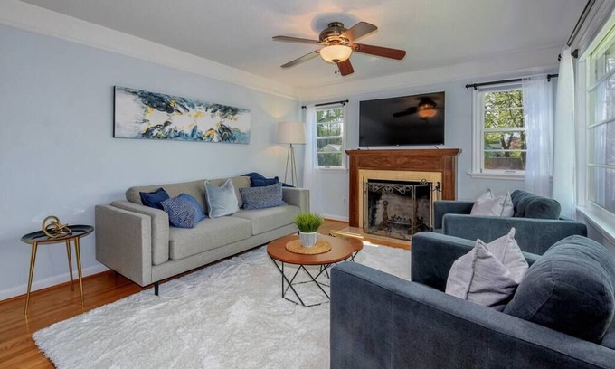 Lincoln Casa | Casa DT multinivel completa a 20 minutos de Portland PDX