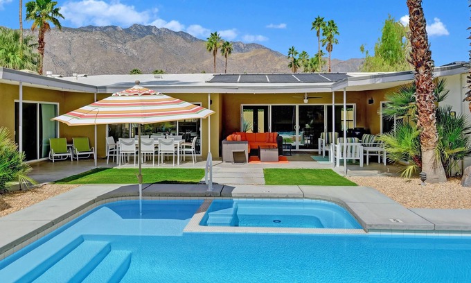 El Mirador Casa | Casa de lujo de mediados de siglo en Movie Colony + Pool & Spa + Mtn Views
