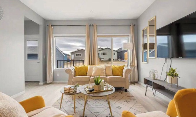 Calgary Casa | Luxury Modern Home - Livingstone