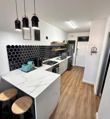 Umdloti Apartamento | Luxury modern studio apartment