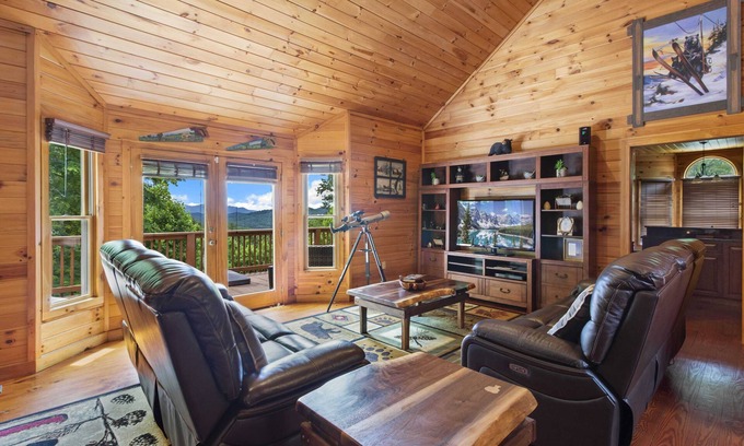 Marion Cabina | Luxury Mountain Cabin on 10 Acres