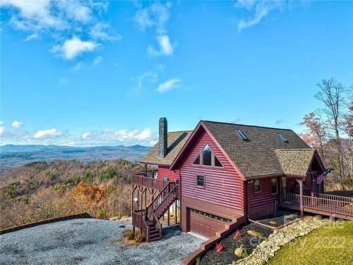 Bostic Casa | Luxury Mountain Cabin Retreat w/Stunning Views
