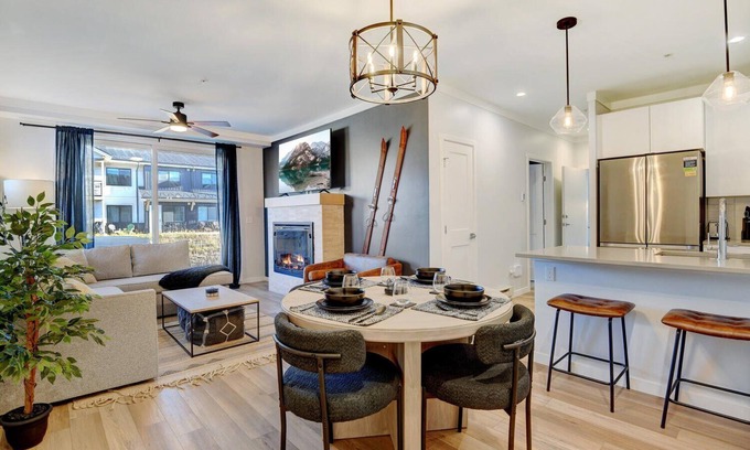 Fraser Casa | Luxury Mountain Condo 361 2 I Private Hot Tub I Great Views I Best Price I Discounted Attractions