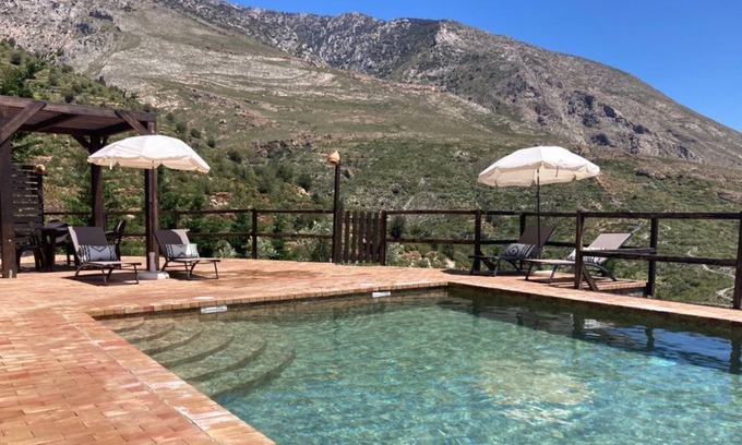 Lujar Casa | CORTIJO DE LUJO MONTAÑA A 15 MINUTOS DE LA PLAYA