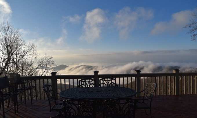 Big Canoe Cabina | Luxury Mountain Escape Golf Hiking Waterfalls 3BR Cabin w/ Hot Tub,