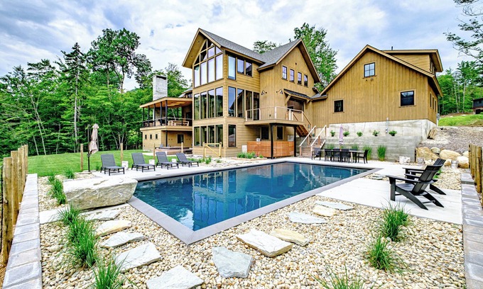 Sunday River Area Casa | Luxury mountain house with pool/Concierge service