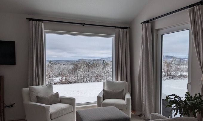 Camden Cabaña | Luxury mountainside guest house overlooking the Camden Hills