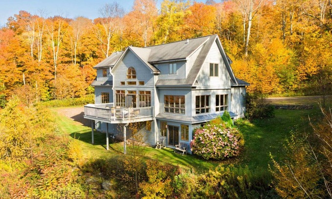 Bovina Center Casa | Luxury Mountaintop Estate – Spacious Retreat with Breathtaking Views