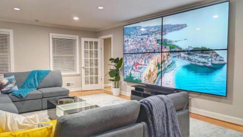 Seminary Hill Casa | Luxury Movie Theater Home 10 mins to Washington DC