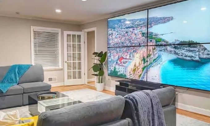 Seminary Hill Casa | Luxury Movie Theater Home 10 mins to Washington DC