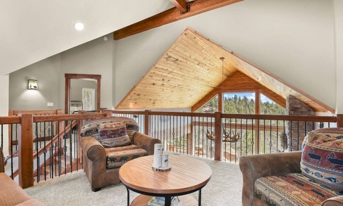 Florissant Cabina | Luxury Mtn View Family Home with amazing Pike's Peak Views