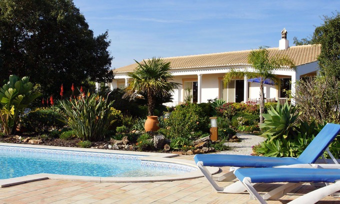 Barao de Sao Joao Villa | Lujo y naturaleza: Villa con piscina climatizada con energía solar en un parque ajardinado de 55,000 m²