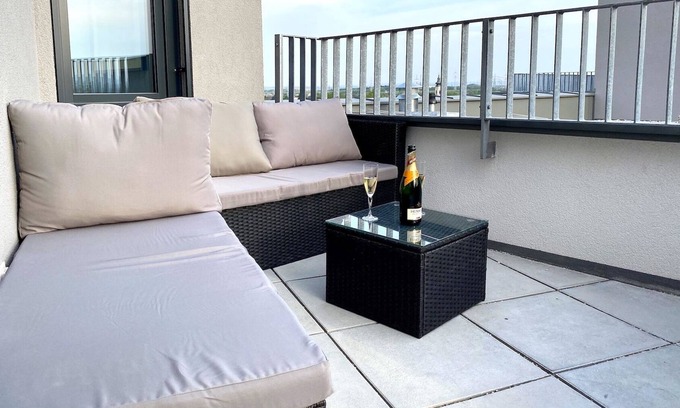 Favoriten Apartamento | Luxury at thermal baths and subway, 12 minutes to the center
