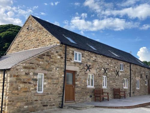 Crich Casa | Luxury newly converted oak cottage with hot tub