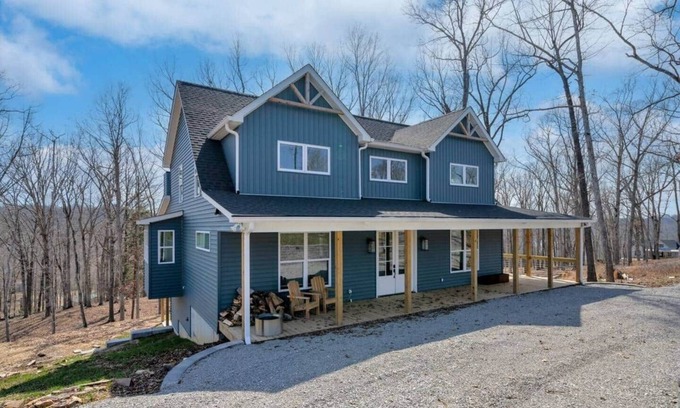 Clarkson Casa | Luxury Nolin Lake Private Retreat | Sleeps 14