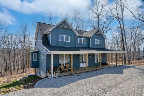 Clarkson Casa | Luxury Nolin Lake Private Retreat - Sleeps 14