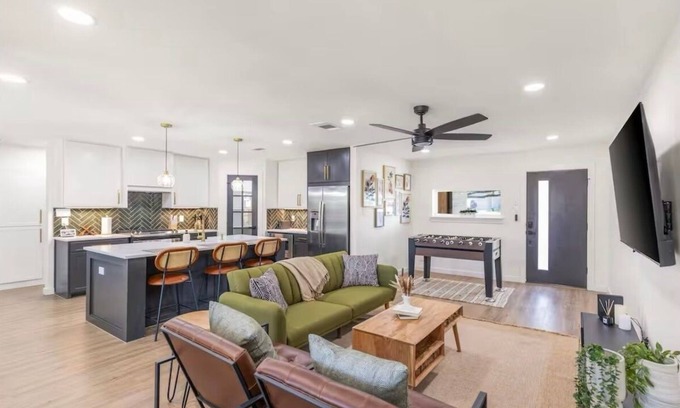 Plano Casa | Luxury Oasis 5B 2B+Jacuzzi+Pet Friendly