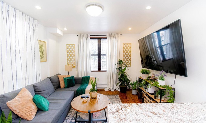 East New York Casa | Luxury Oasis in the Heart of Brooklyn