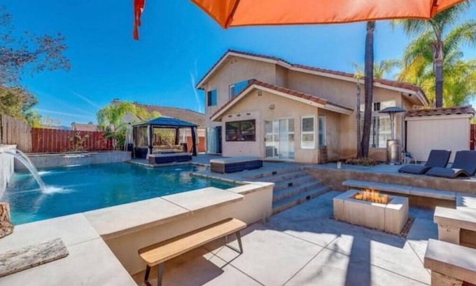 Rancho San Diego Casa | Luxury Oasis: Poolside Bliss