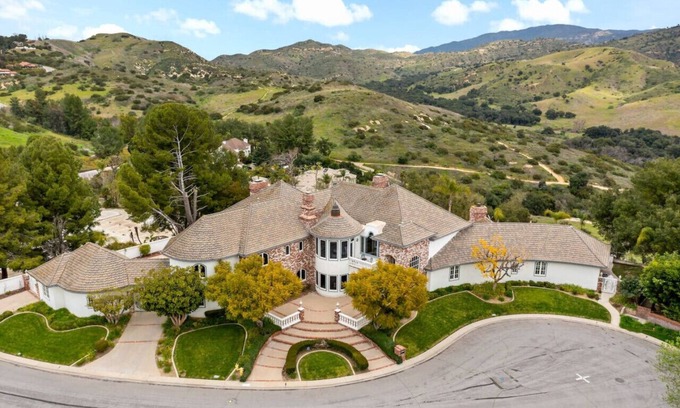 Anaheim Casa | Luxury Oasis w/ Panoramic Views
