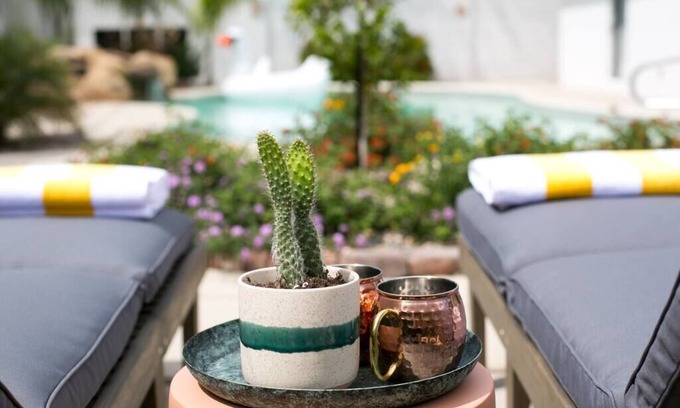 Cox Heights Casa | Luxury Oasis with Pool Sleeps 7 - Close to Old Town!