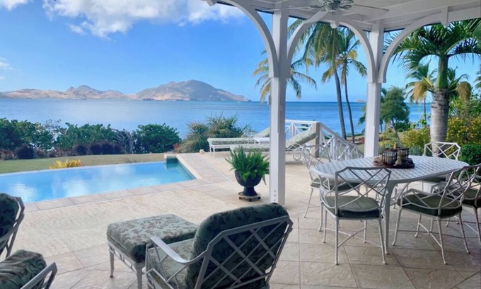 Cliffdwellers Casa | Luxury Ocean Front Villa Spectacular View Private Infinity Pool Perfect Location