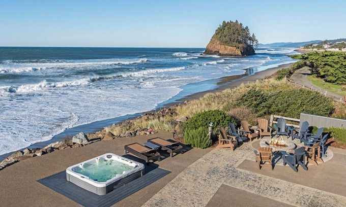 Neskowin Casa | De lujo frente al mar. 9 hab, 7 bth. 7400 pies cuadrados Sala de teatro, sala de juegos, bañera de hidromasaje,