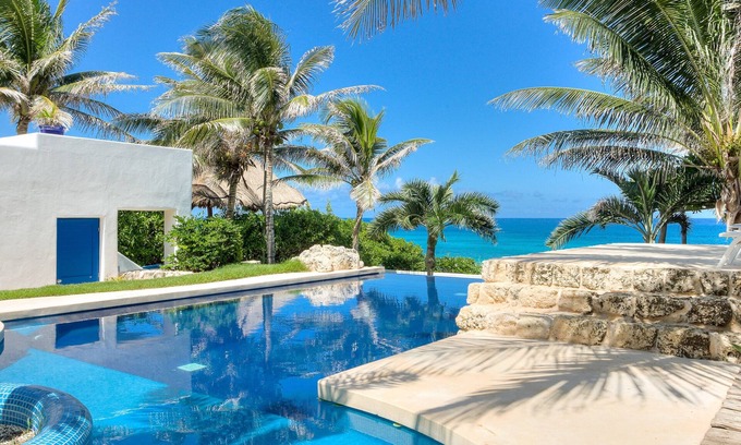 Isla Mujeres Villa | Villa de lujo frente al mar, 6BR (12 personas) Desayuno incluido + piscina infinita