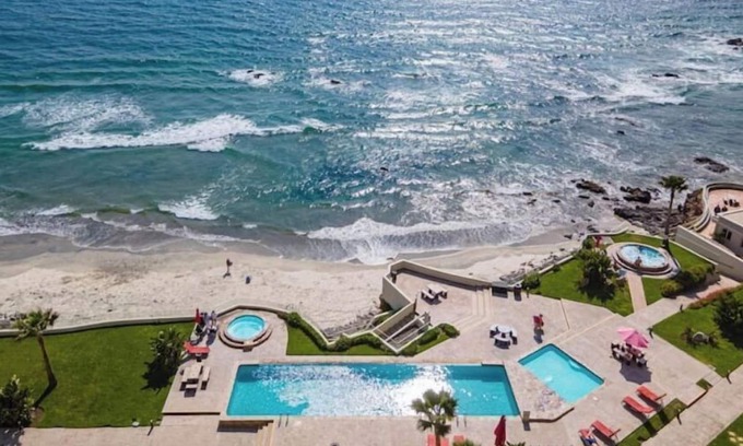 Rosarito Apartamento | Luxury Ocean View beach front POOL & Jacuzzi Condo