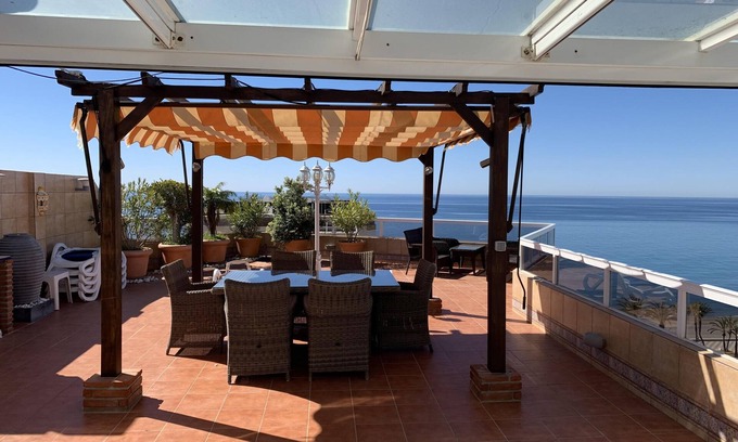 Torrox Costa Apartamento | LUJO OCEAN VISTA APARTAMENTO EN PISO DE 3 DORMITORIOS CON GRAN TERRAZA CON ORIENTACIÓN SUR