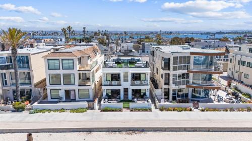 Mission Beach Casa | Luxury oceanfront fourplex with roof deck sleeps 22