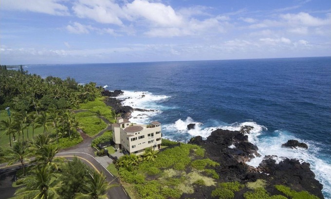 Kapoho Casa | propiedad frente al mar con olas y las vistas de la costa por millas