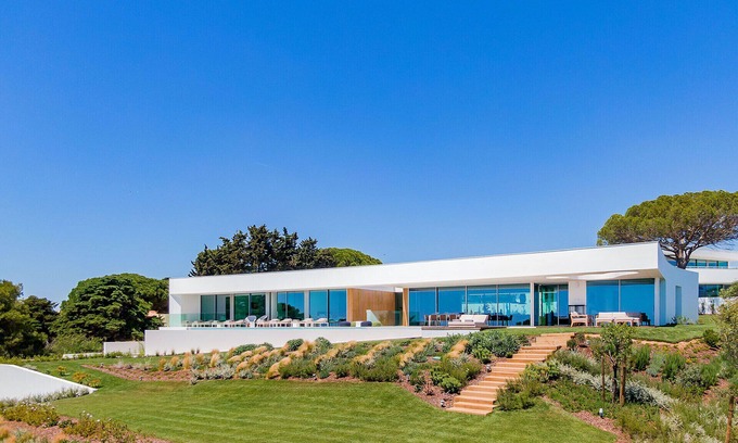 Porto de Mos Villa | Villa with free Wi-Fi | Private Heated Pool | Cinema Room| Fitness Room | Pool Table | Concierge service | near beach, restaurants, Spa, driving range [LUX MARE II]