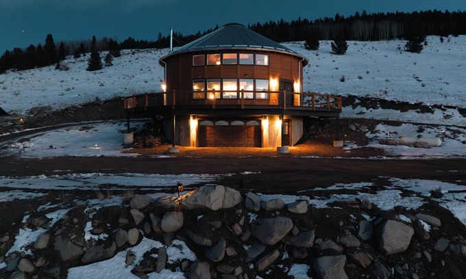 Cripple Creek Casa | Luxury Off-Grid Yurt: Hot Tub, Epic Views, WiFi, 10 Mins from Cripple Creek!