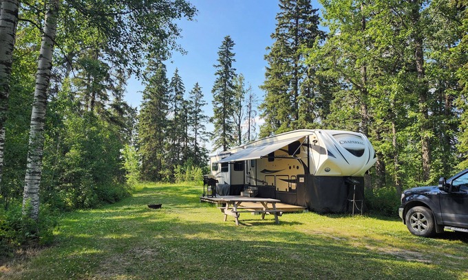 Parkland County Casa | Luxury Offgrid RV with AC in Lac Ste Anne County