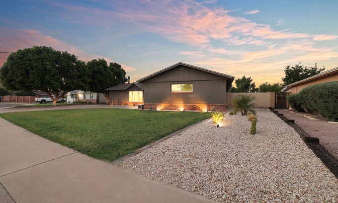 Scottsdale Highlands Casa | 🏜 LUXURY Old Town Oasis - Heated Pool - Golf - Work - Relax