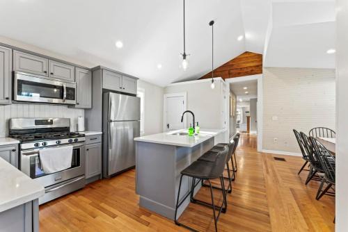Saratoga Springs Casa | Luxury on Lincoln Home by Saratoga Stays