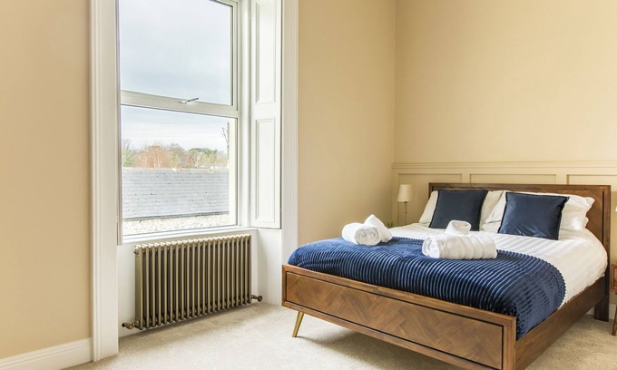 Greystones Apartamento | Luxury one-bed apartment for up to 5 people in historic Greystones building