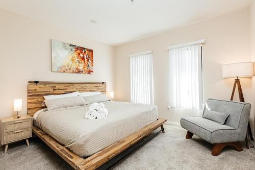 Miracle Mile Apartamento | Luxury One Bedroom minutes from The Grove