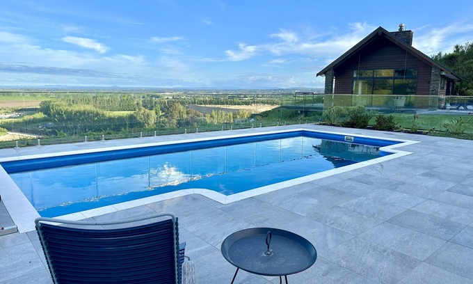 Papamoa Casa | Luxury Papamoa escape, heated pool, amazing views, a family paradise!