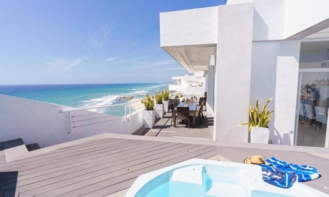 Villas Del Mar Condominio | Luxury penthouse Porto bello Bellísima