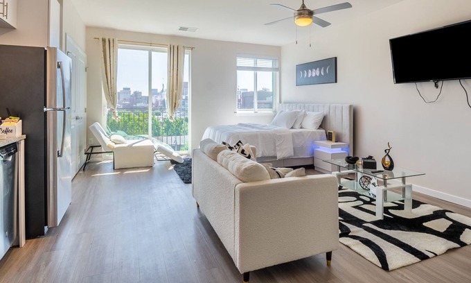 Downtown Baltimore Apartamento | LUXURY PENTHOUSE STUDIO WITH CITY VIEW