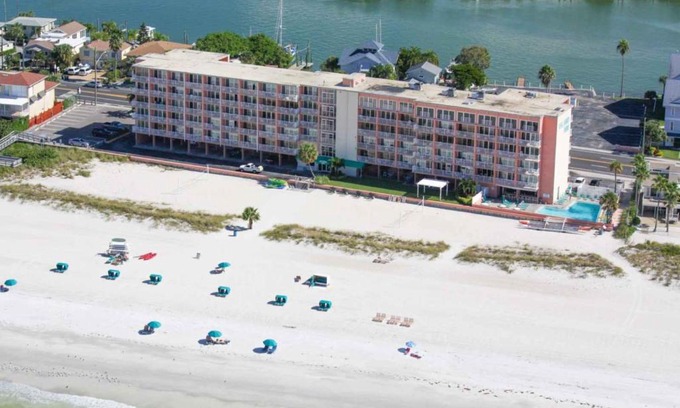 Treasure Island Apartamento | Luxury Penthouse Suite at the Island Inn Beach Resort