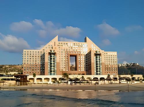 Haifa Apartamento | Luxury Penthouses with Jacuzzi for 8 people on the beach by Almog Beach Haifa Apartments